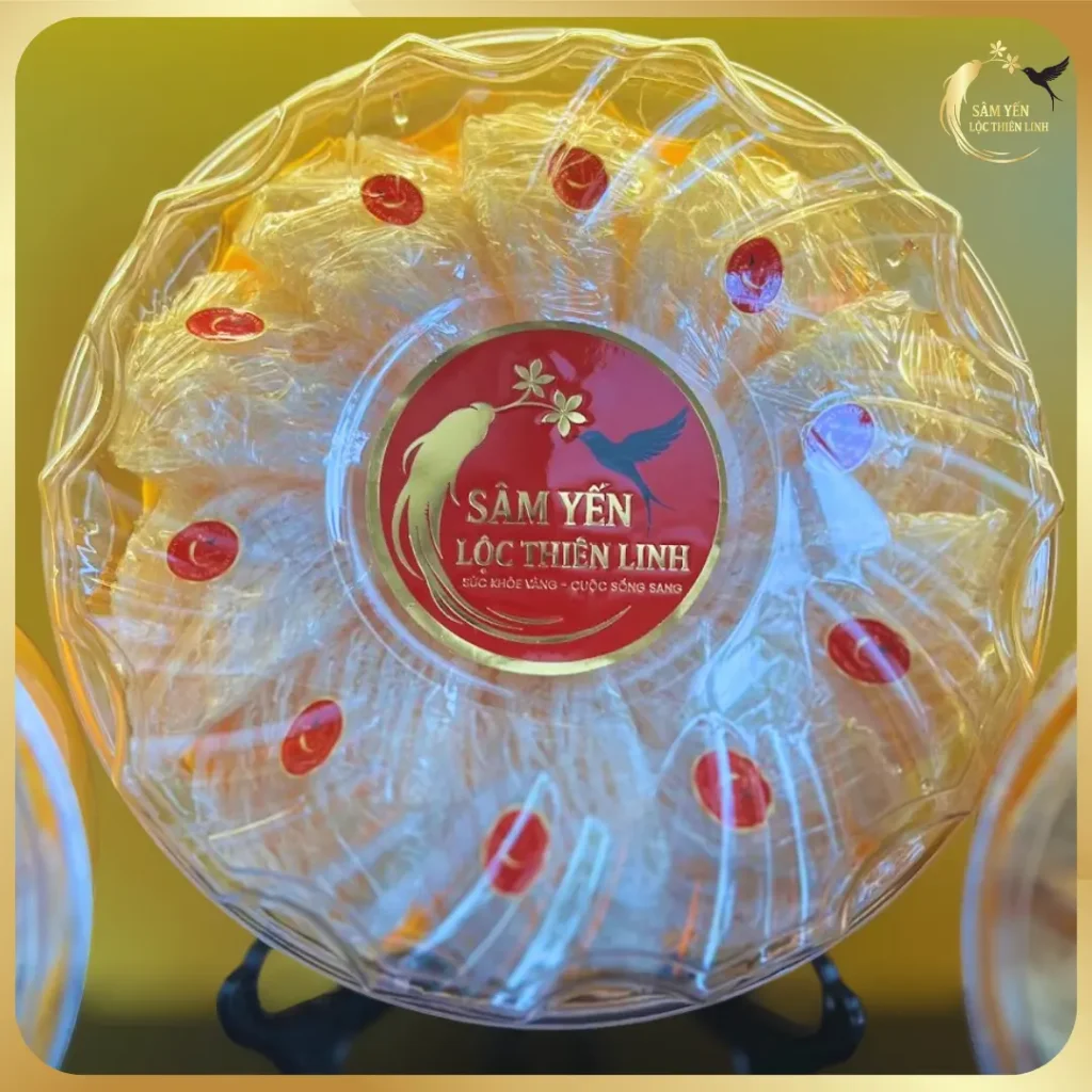 Tổ yến sào tinh chế sợi cao cấp vùng biển Nha Trang, chứa đầy đủ 18 loại acid amin và khoáng chất.