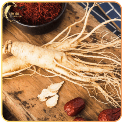 Nhân sâm tươi Hàn Quốc 5 củ/kg kết hợp cùng táo đỏ giúp giảm căng thẳng, cải thiện giấc ngủ và hỗ trợ tim mạch, huyết áp.