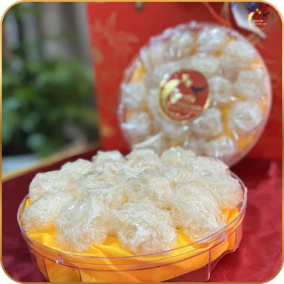 Hộp yến tinh chế hoa hồng baby kèm bao bì quà tặng đỏ sang trọng, lựa chọn hoàn hảo làm quà biếu sức khỏe cao cấp cho người thân và đối tác.