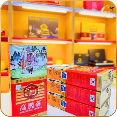 Sản phẩm hồng sâm Hàn Quốc hộp thiếc 300g loại 6 năm tuổi được trưng bày thực tế tại showroom, đảm bảo nguồn gốc xuất xứ.