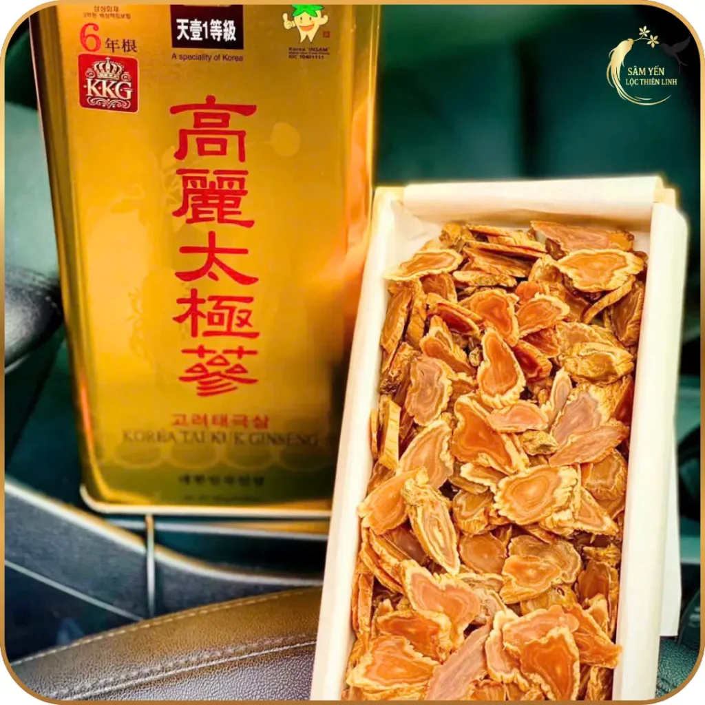 Thiên Sâm KKG được thái lát mỏng đựng trong hộp gỗ cao cấp, giúp tăng cường trí nhớ, giảm stress và hỗ trợ sinh lý nam nữ.