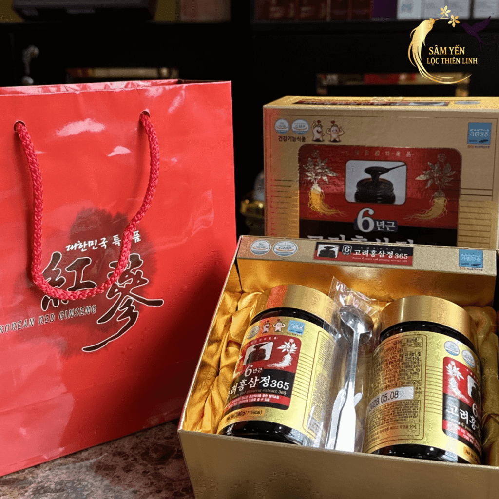 Bộ sản phẩm cao hồng sâm 365 Hàn Quốc loại 2 hũ kèm túi xách đỏ lịch sự làm quà biếu đối tác và người thân